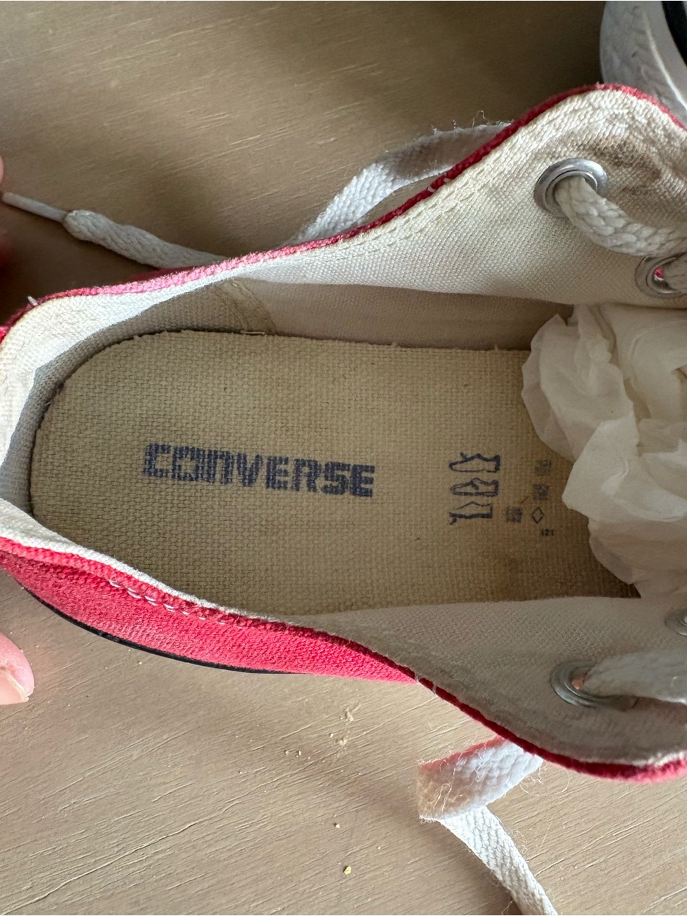 6/$20 Converse Kids Red Low-Top Canvas Sneakers with White Laces Size 3 - Picture 7 of 7